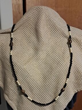 Source Unknown Black, White & Gold Beaded Necklace